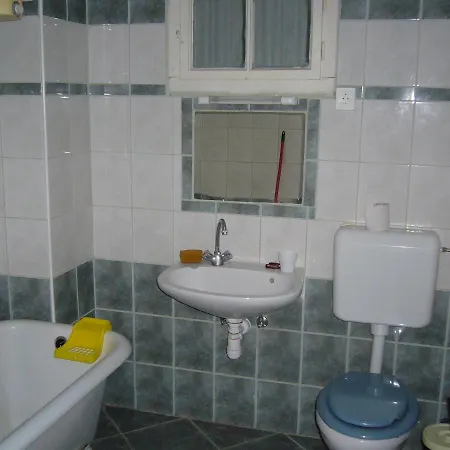Guest house Kalmar Vendeghaz-vadaszhaz *